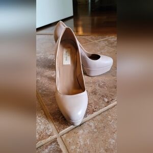 Valentino Garavani Nude Heels Leather Shoes Eur. 37.5